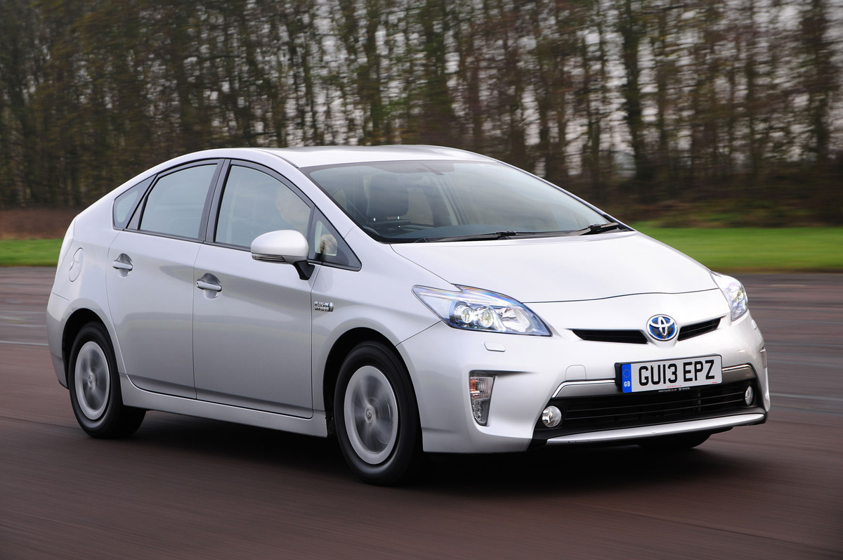 BMW i3 vs rivals Toyota Prius