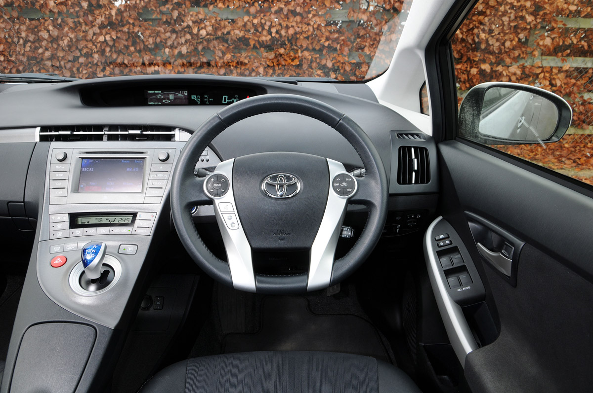 Toyota Prius plug-in 2013 interior