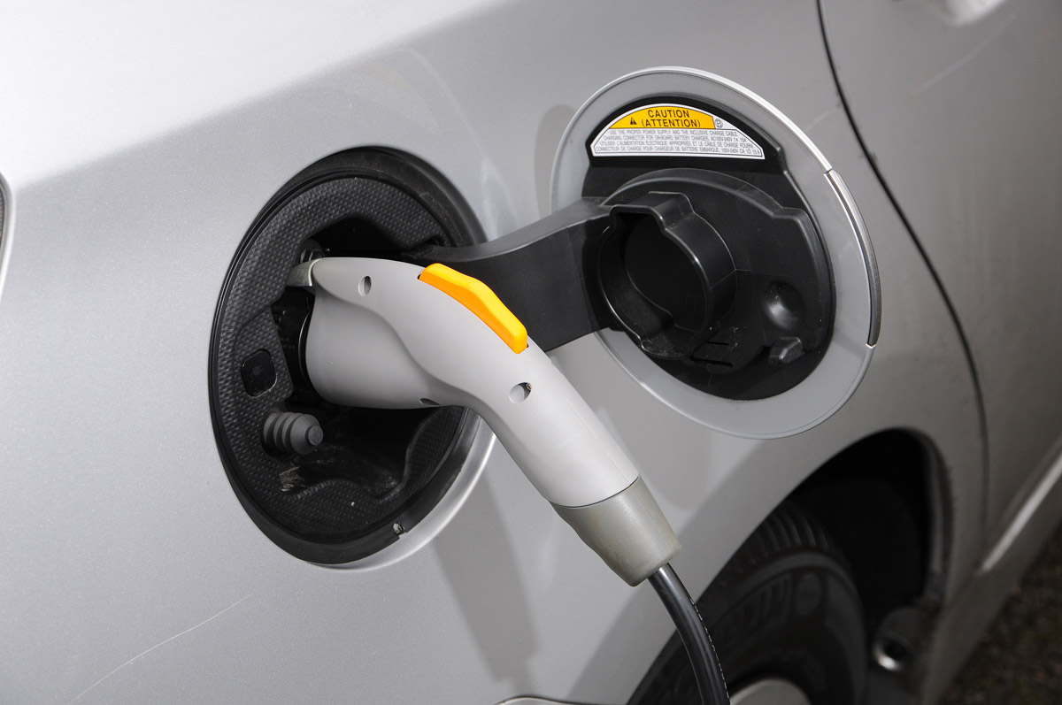 Toyota Prius plug-in 2013 plug