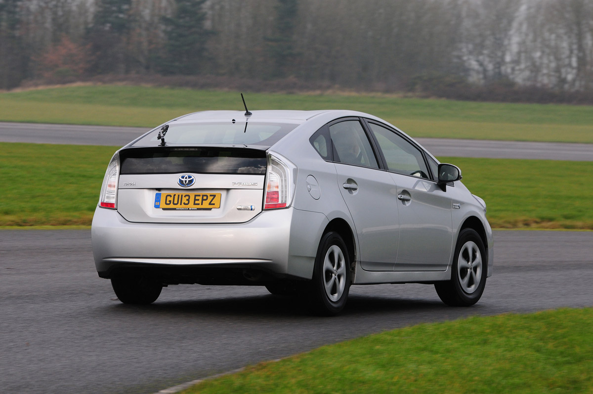 Toyota Prius plug-in 2013 rear action