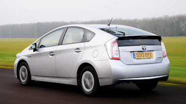 Toyota Prius plug-in 2013 rear tracking