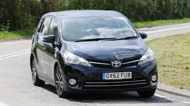 Toyota Verso front action