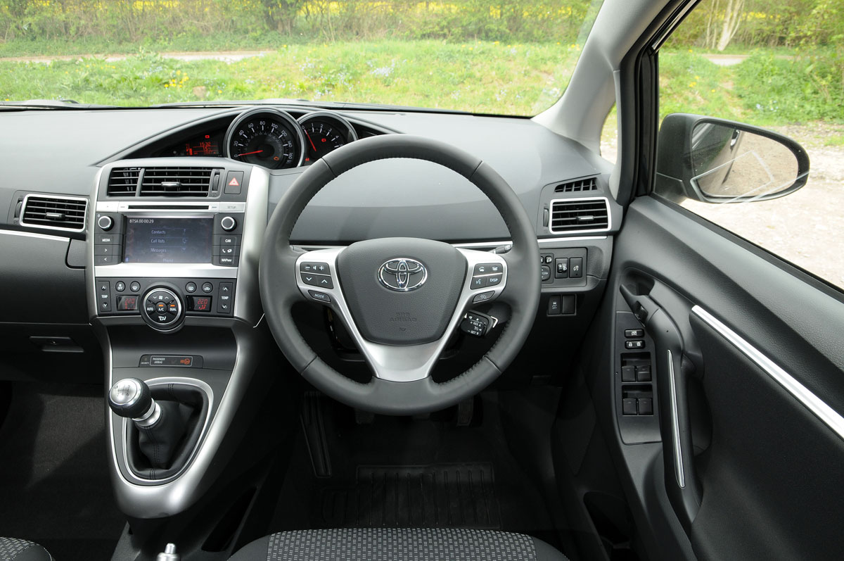 Toyota Verso Interior