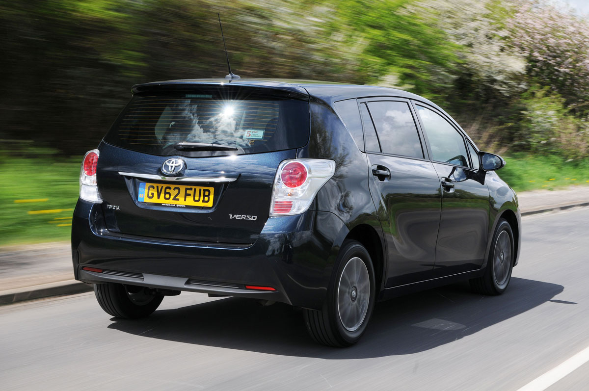 Toyota Verso rear action