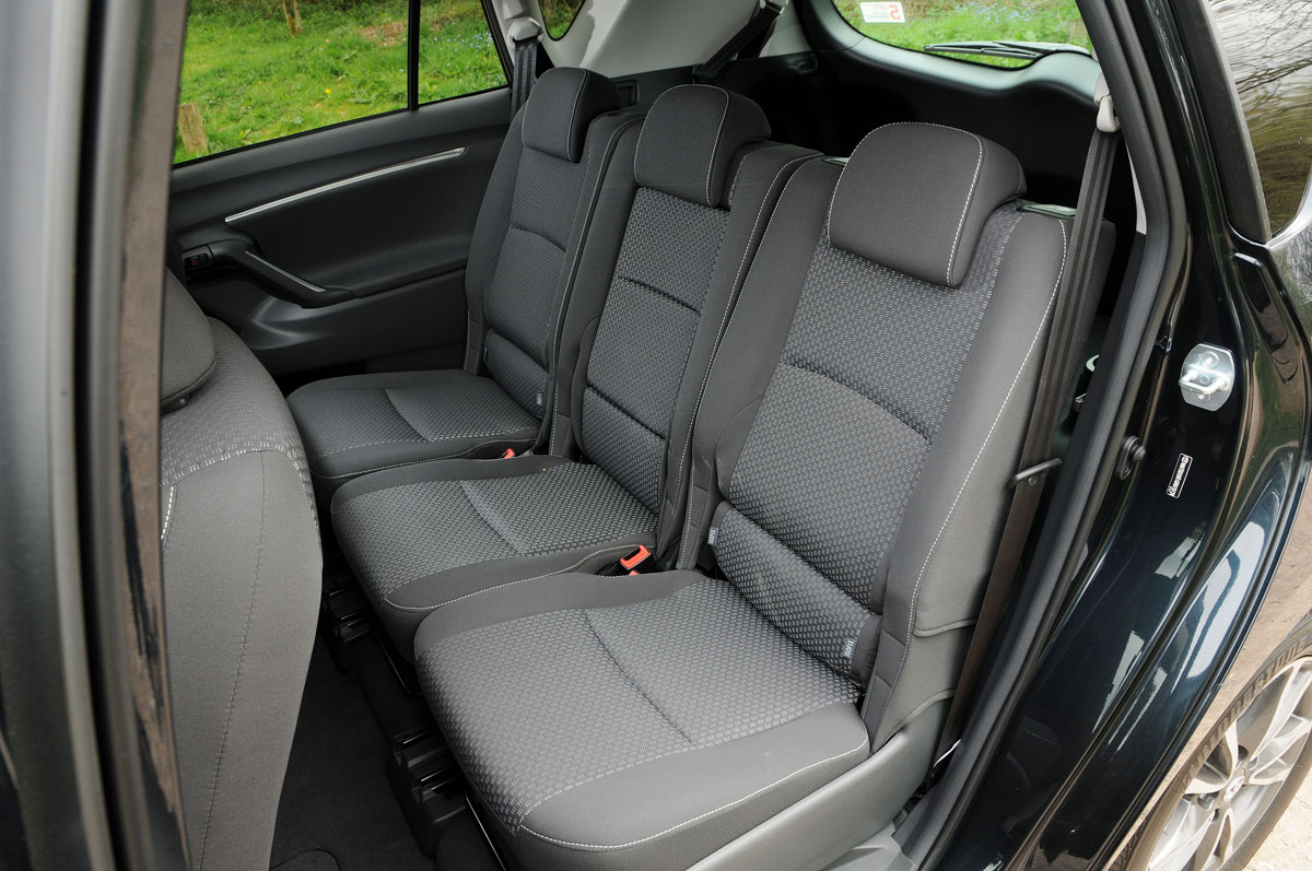 Toyota Verso seats