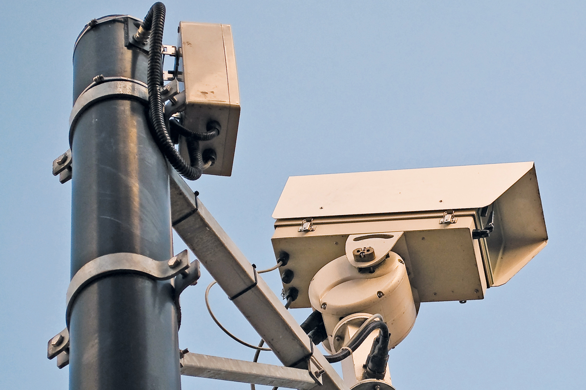 Traffic flow monitoring camera