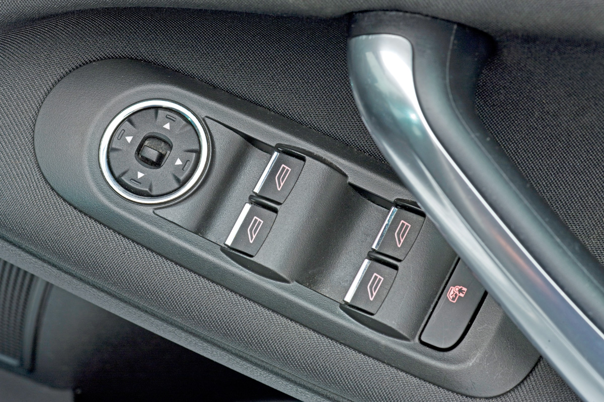 Ford Mondeo trim
