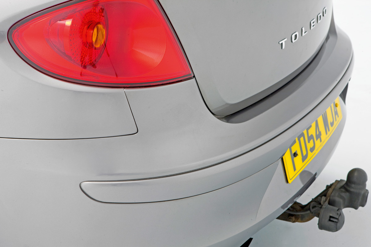 SEAT Toledo parking