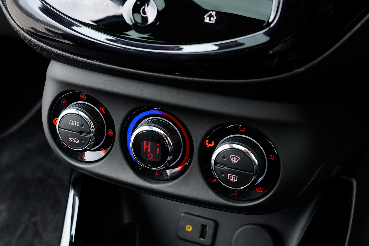 Vauxhall Adam 1.4 Jam centre console