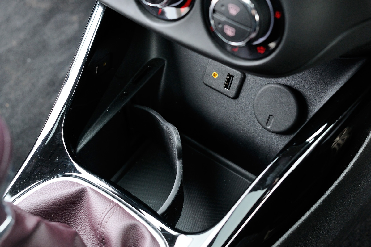Vauxhall Adam 1.4 Jam badge