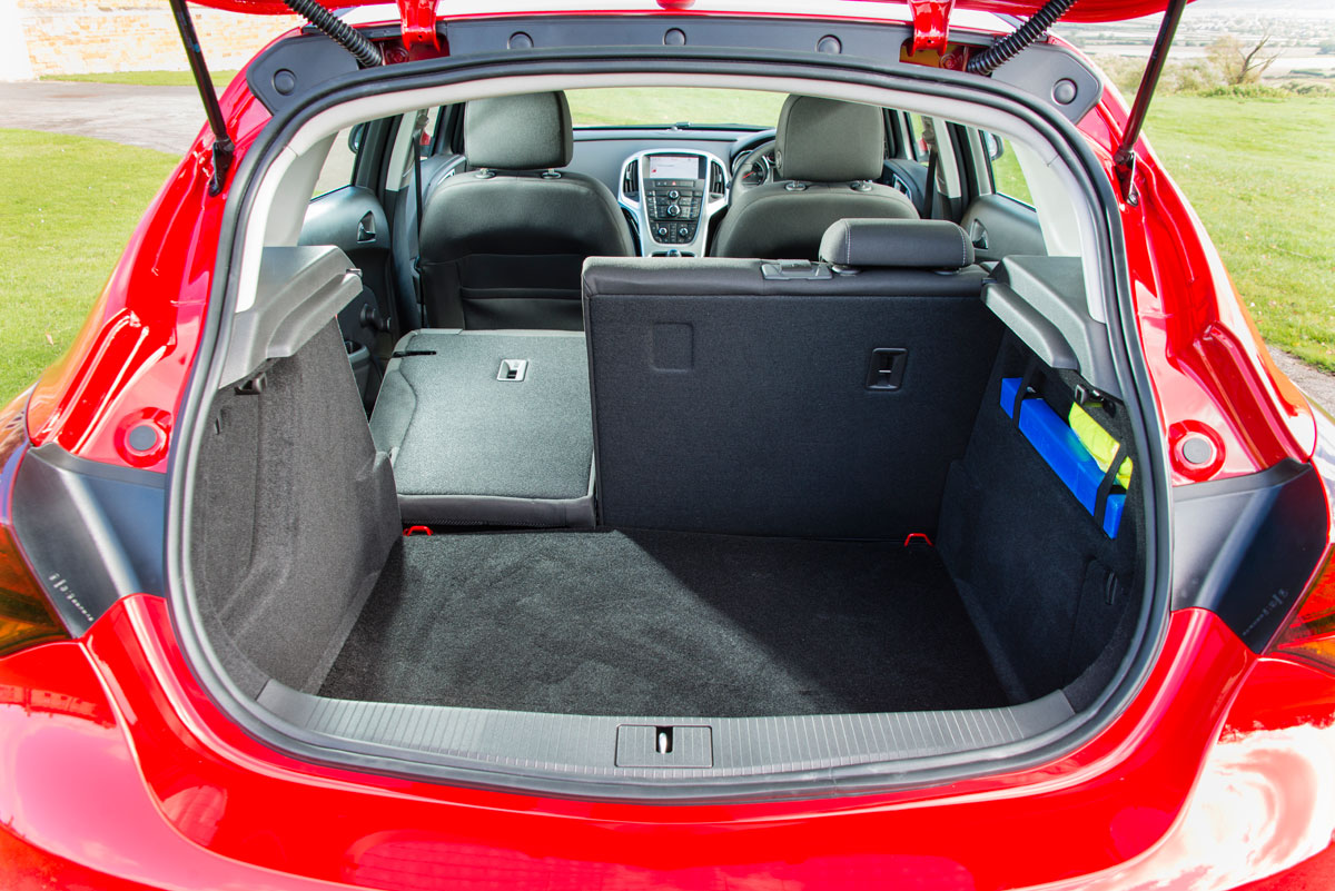 Vauxhall Astra SRi boot