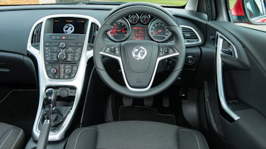 Vauxhall Astra SRi dashboard