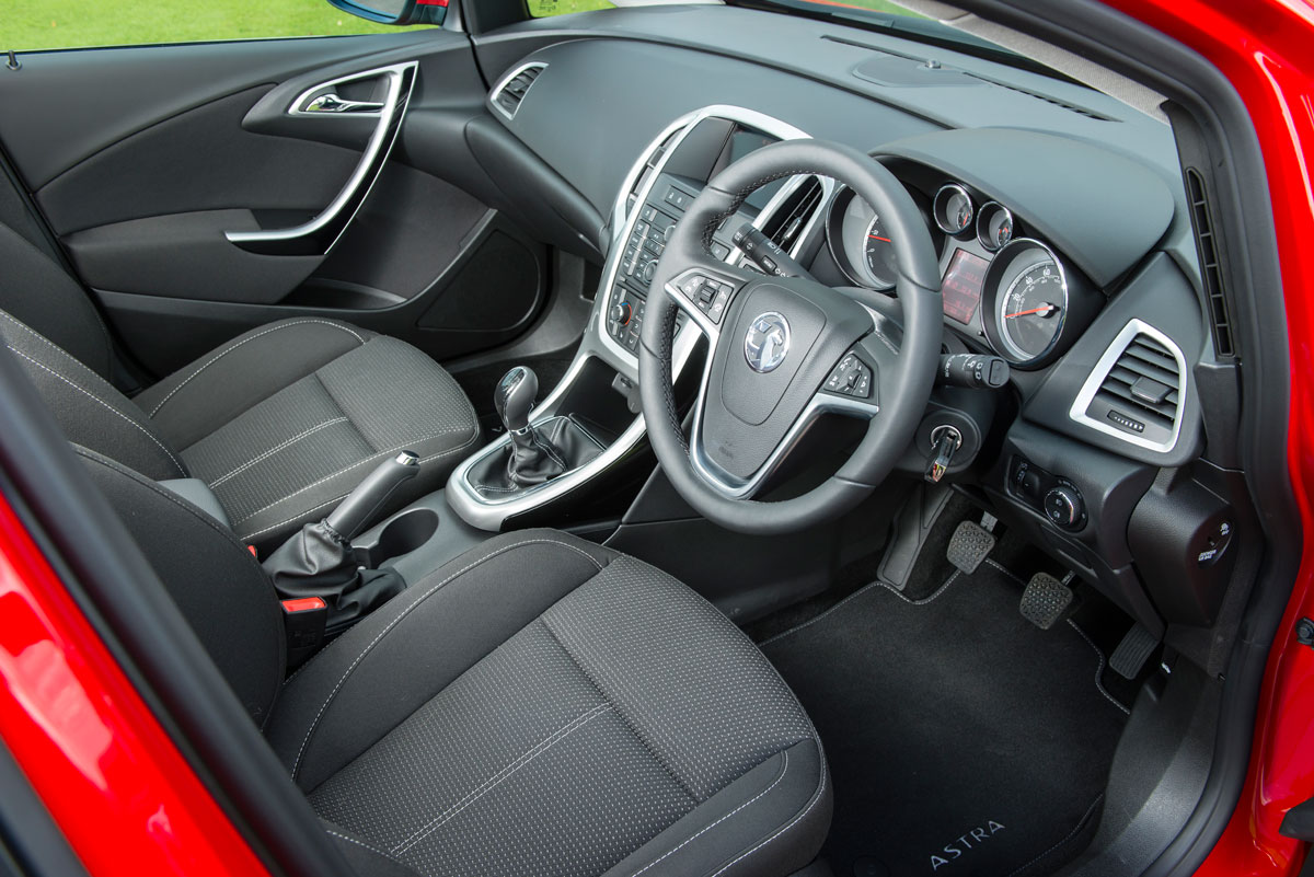 Vauxhall Astra SRi interior