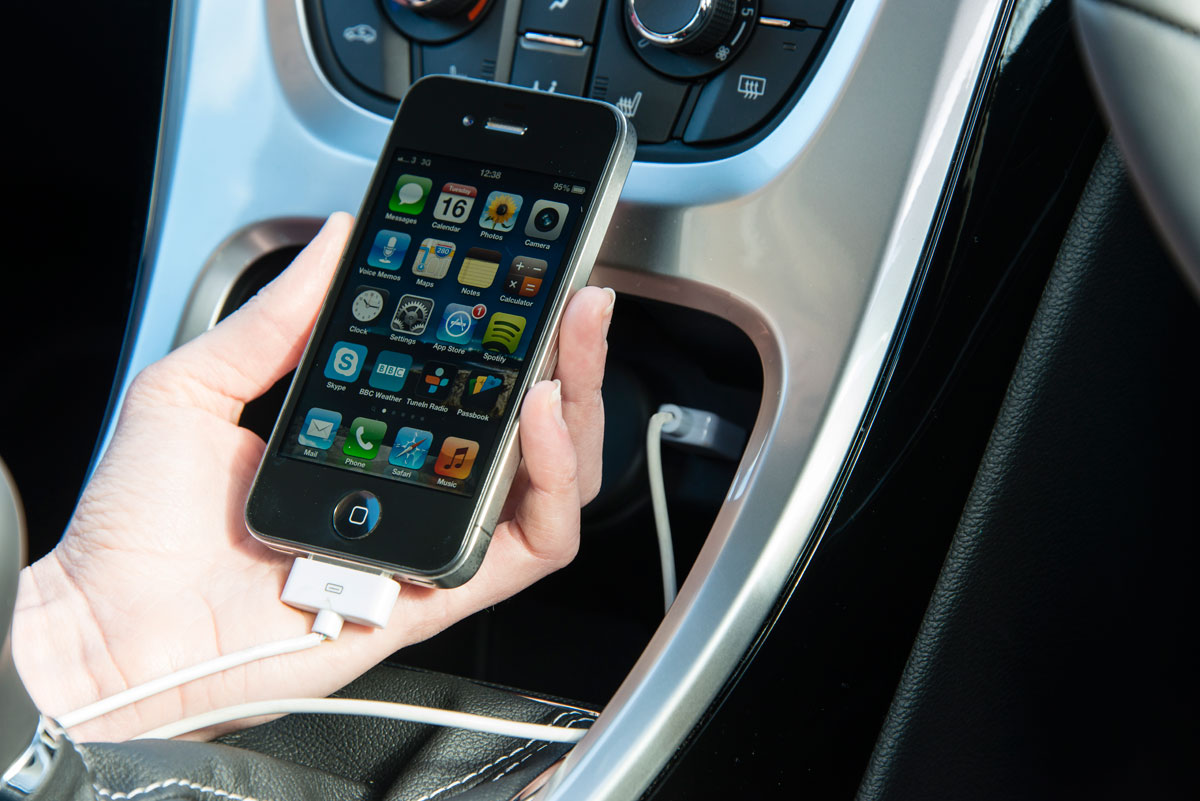Vauxhall Astra SRi iPhone connector