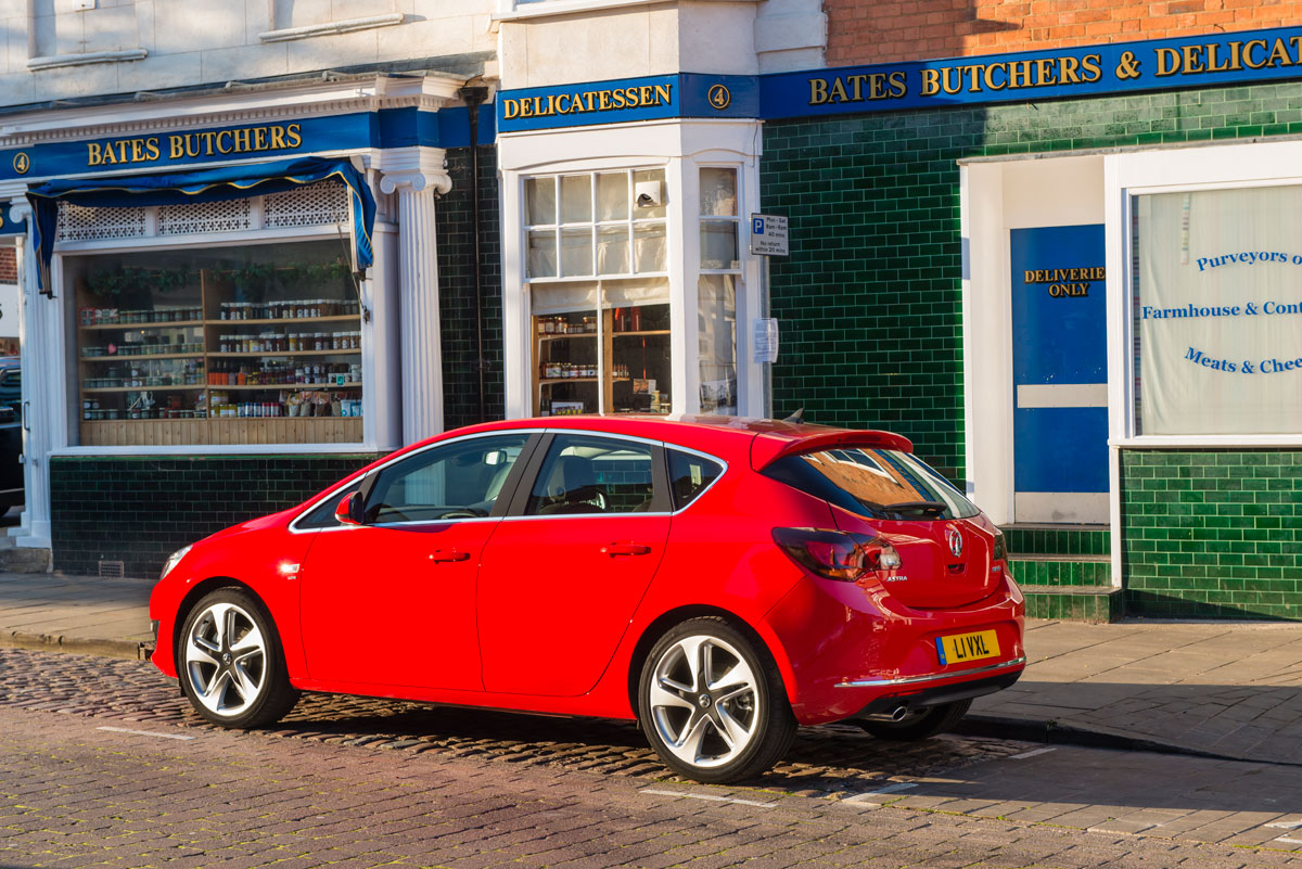 Vauxhall Astra SRi profile