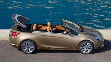 Vauxhall Cascada roof mechanism