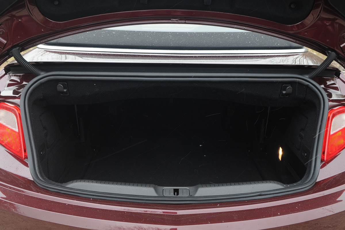 Vauxhall Cascada 2.0 CDTi boot