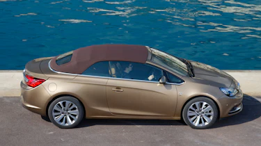 Vauxhall Cascada roof up