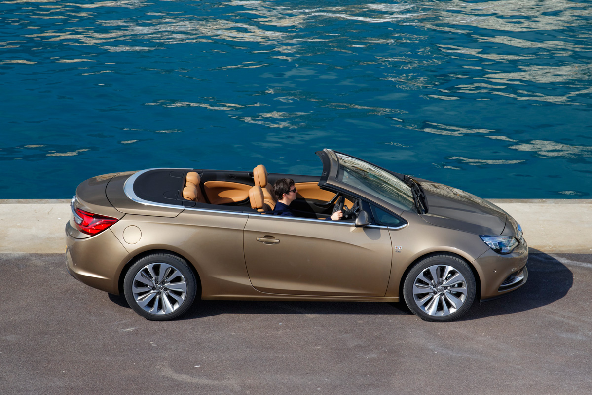 Vauxhall Cascada roof down