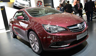 Vauxhall Cascada front tracking