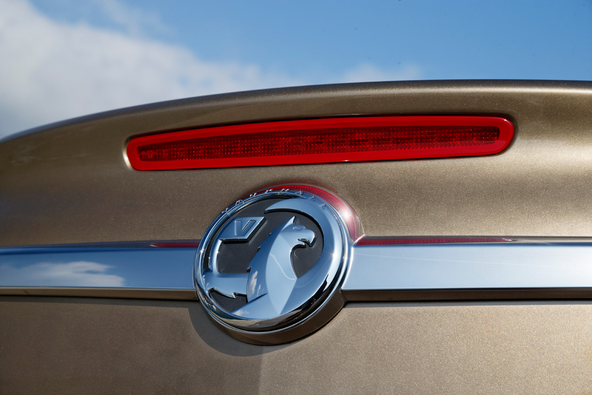 Vauxhall Cascada badge