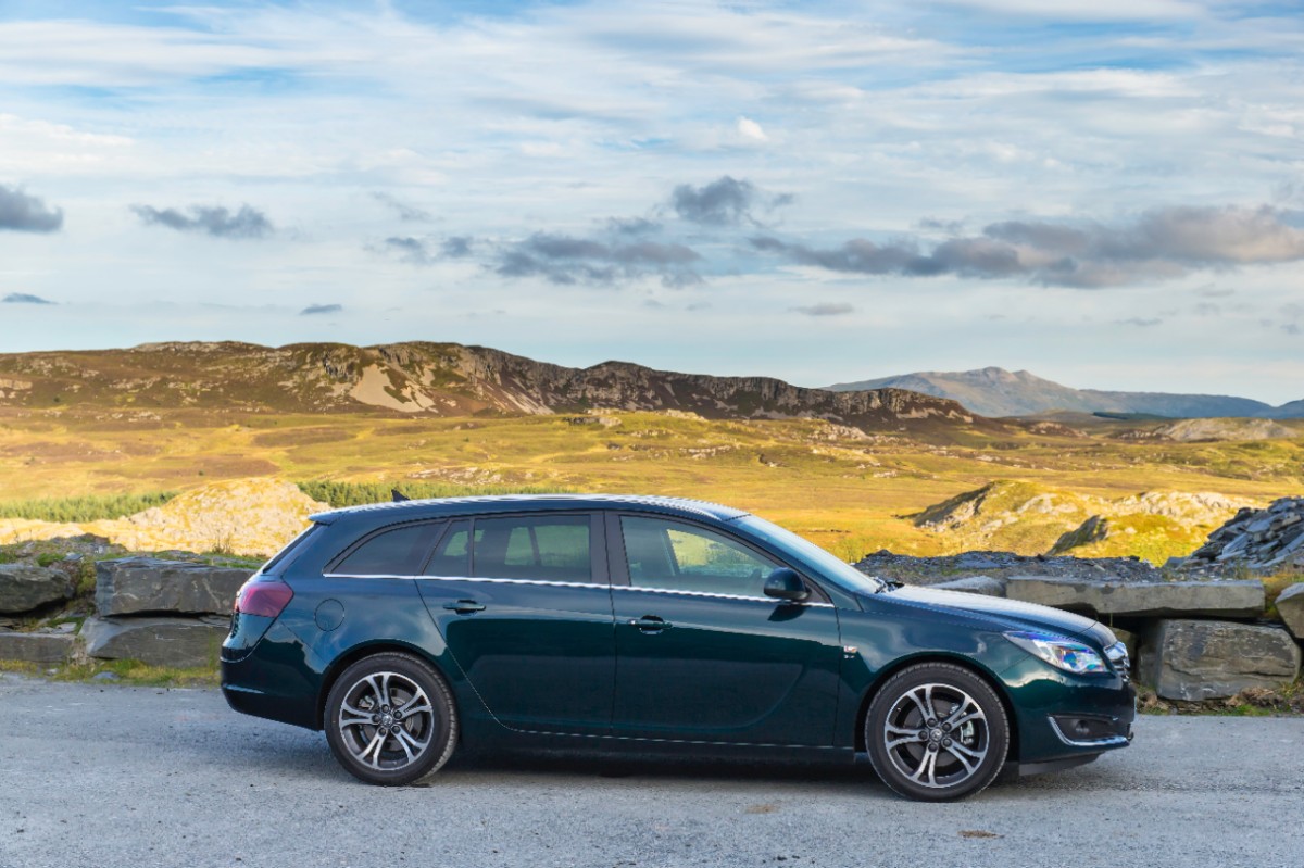 Vauxhall Insignia Sports Tourer side