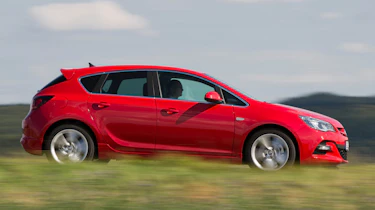 Vauxhall Astra BiTurbo five-door panning shot
