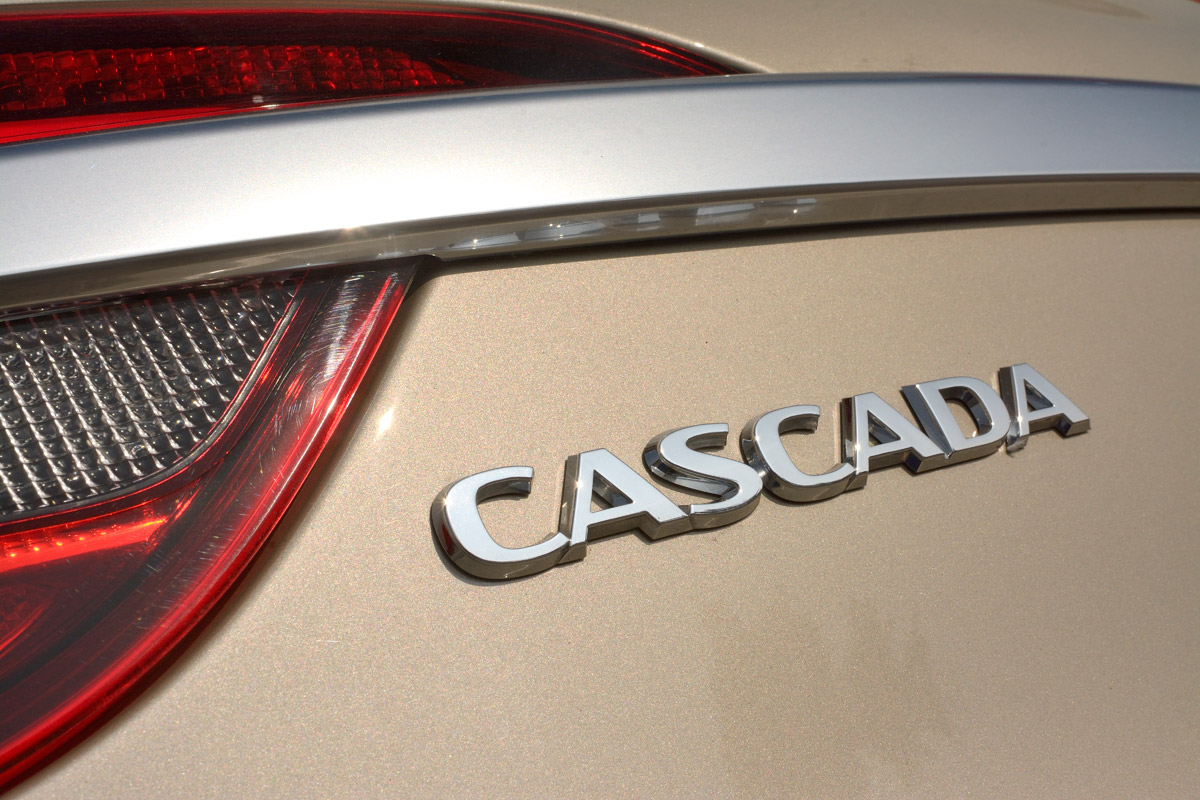 Vauxhall-Cascada-2014-badge