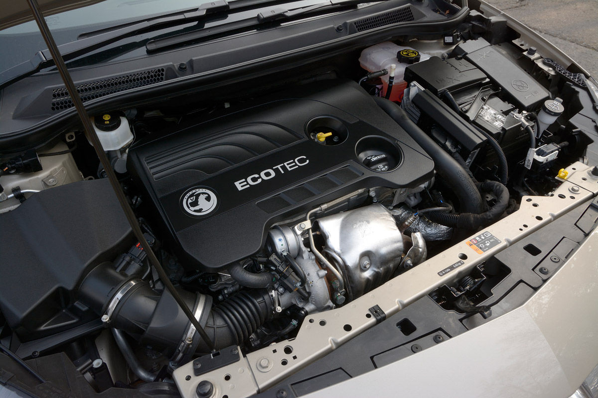 Vauxhall-Cascada-2014-engine