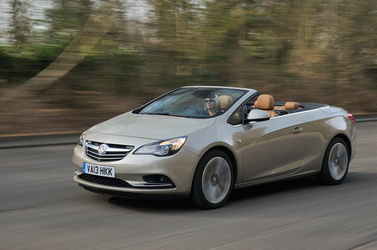 Vauxhall-Cascada-2014-front-tracking