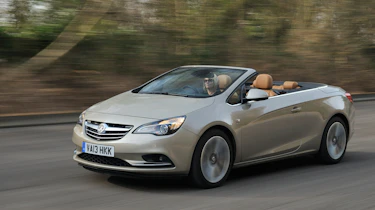 Vauxhall-Cascada-2014-front-tracking