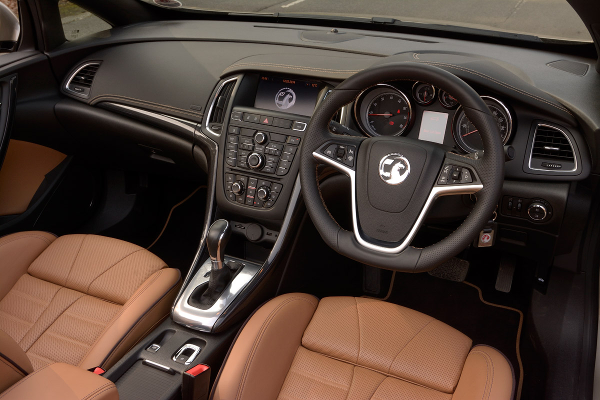 Vauxhall-Cascada-2014-interior