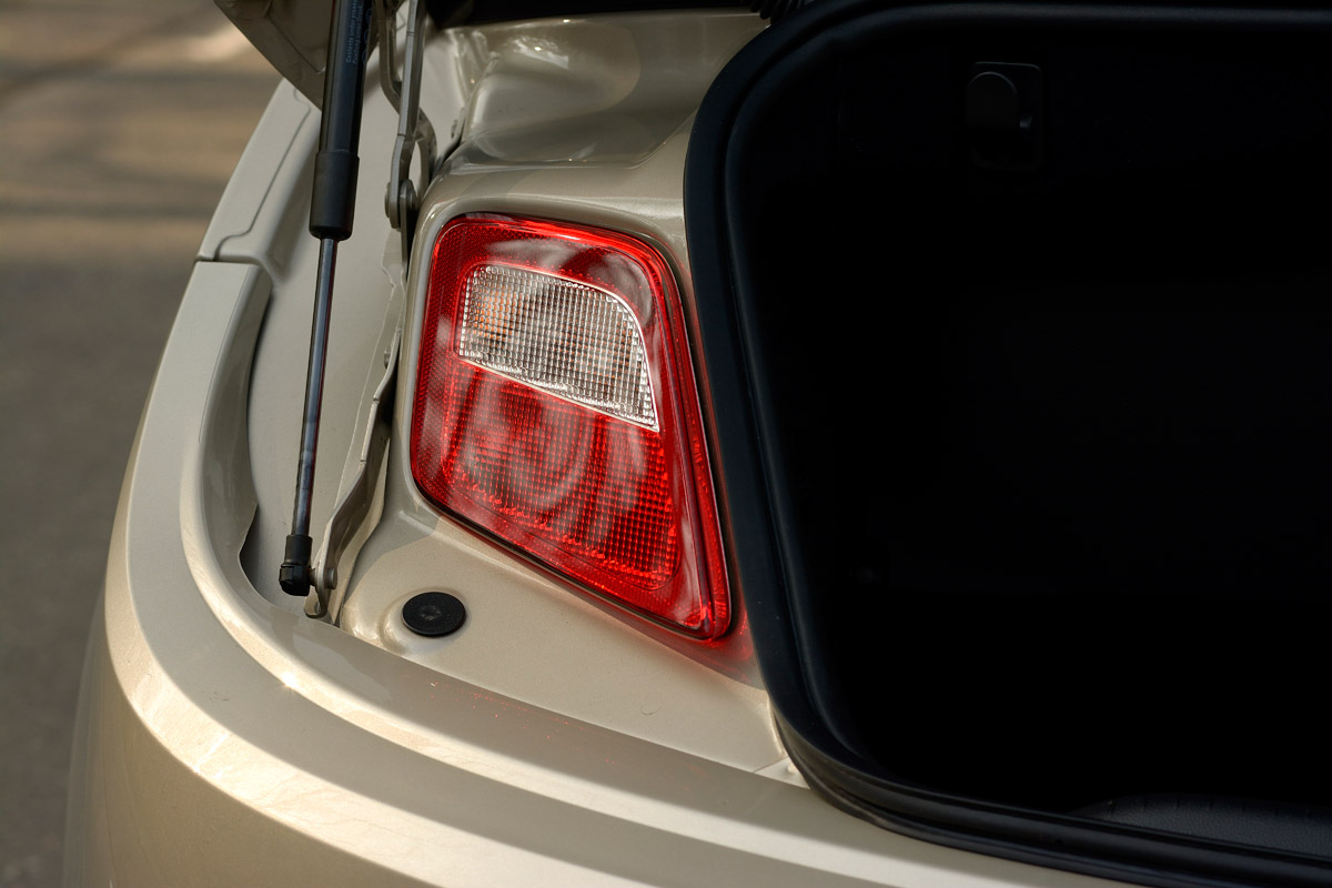 Vauxhall-Cascada-2014-light