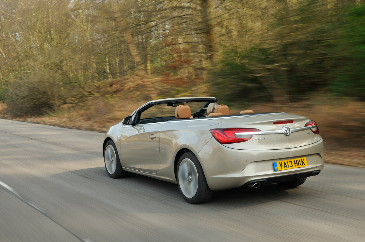Vauxhall-Cascada-2014-rear-tracking