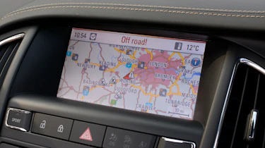 Vauxhall-Cascada-2014-sat-nav