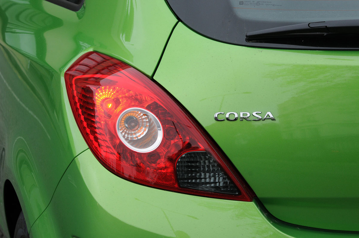 Vauxhall Corsa ecoFLEX lights