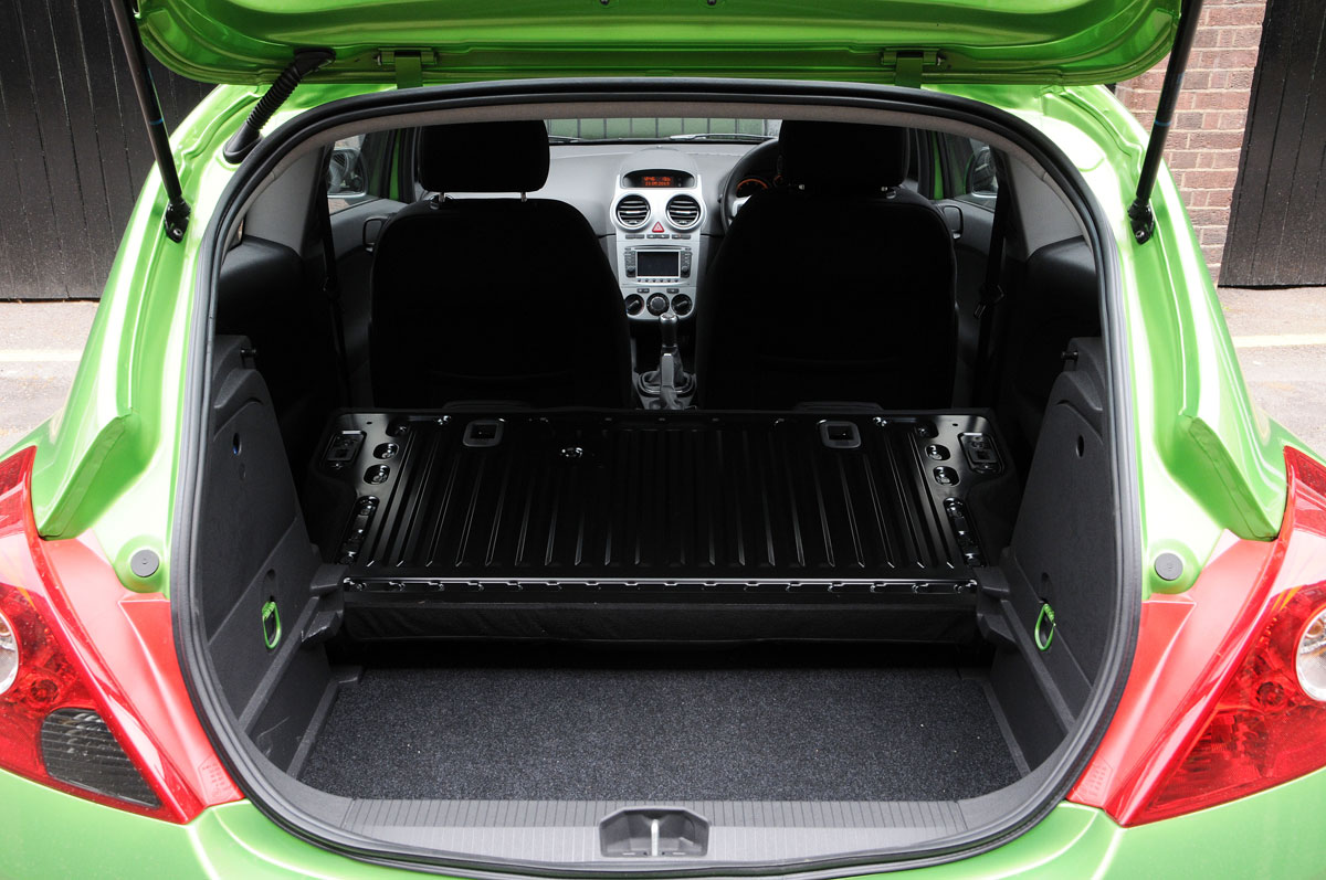 Vauxhall Corsa ecoFLEX boot
