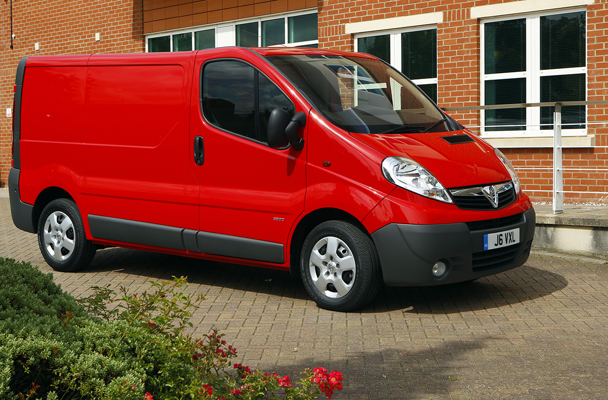 Vauxhall Vivaro right side
