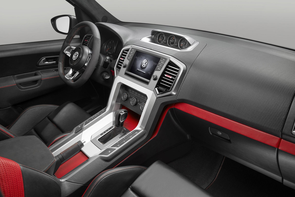 VW Amarok Power-Pickup front interior