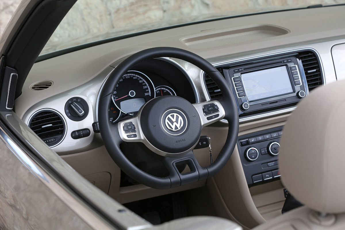 VW Beetle Cabriolet 1.4 TSI interior