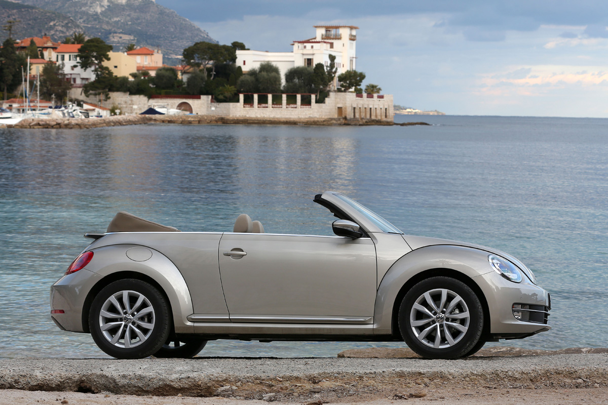 VW Beetle Cabriolet 1.4 TSI side