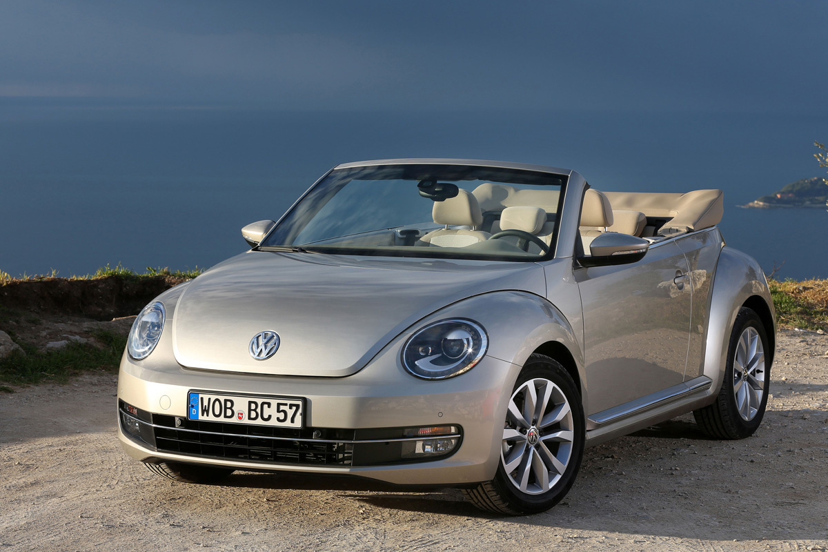 VW Beetle Cabriolet 1.4 TSI front three-quarters