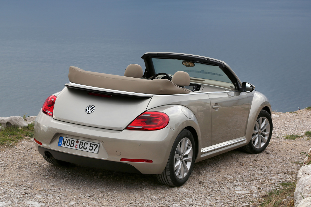 VW Beetle Cabriolet 1.4 TSI rear three-quarters