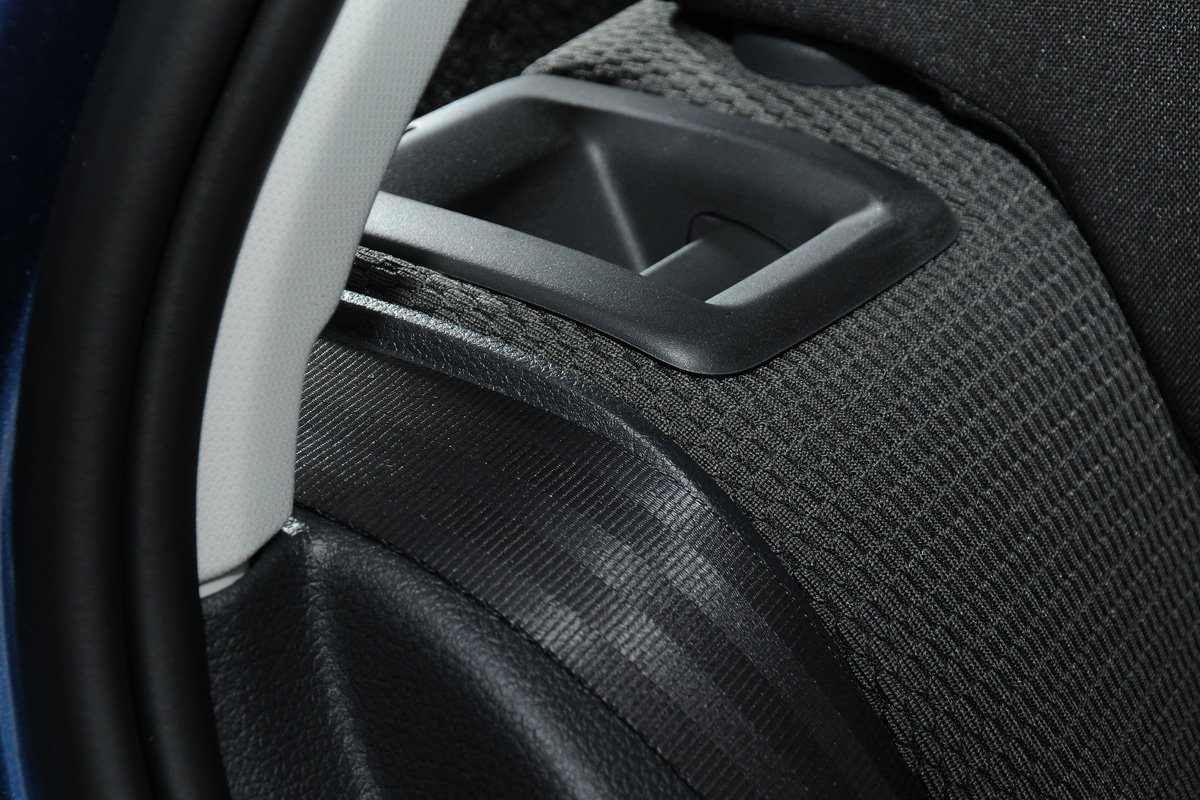 Volkswagen Golf folding seats