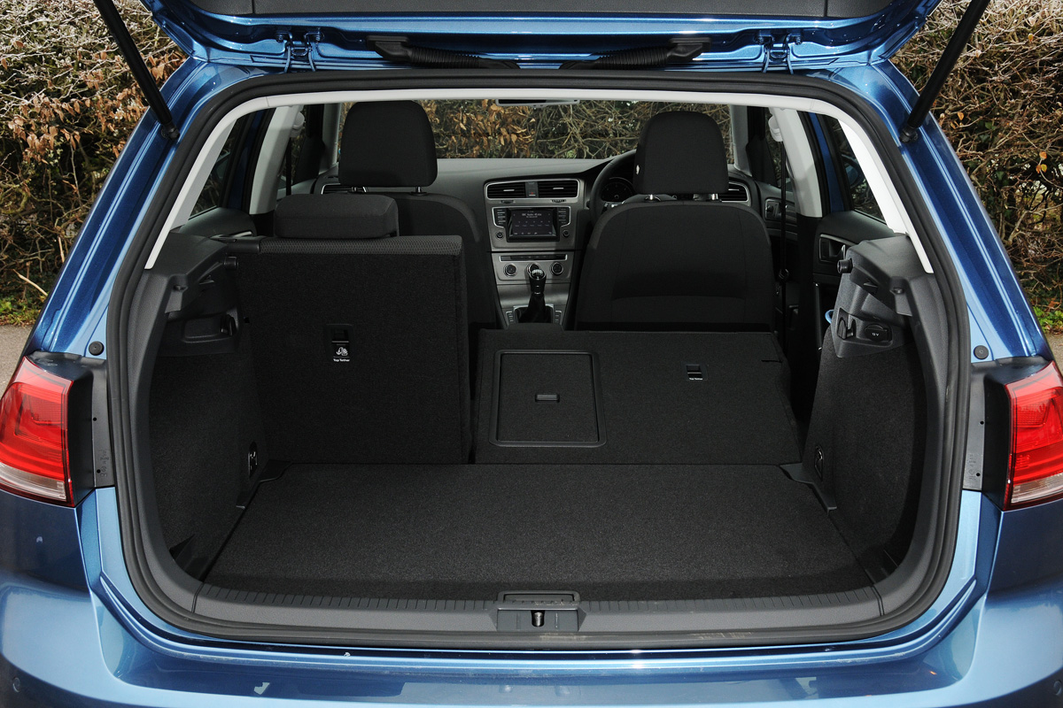 VW Golf 2.0 TDI SE boot