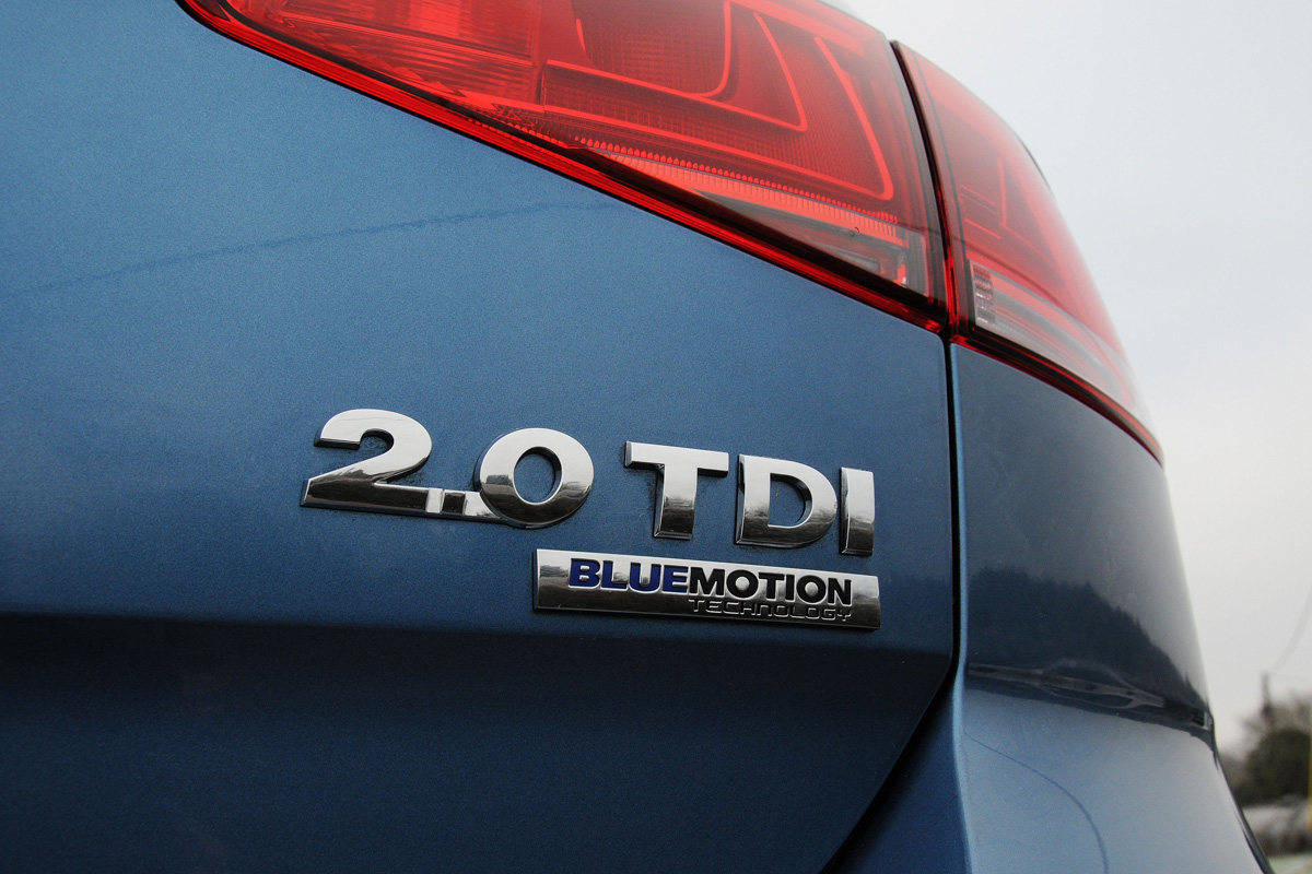 VW Golf 2.0 TDI SE badge