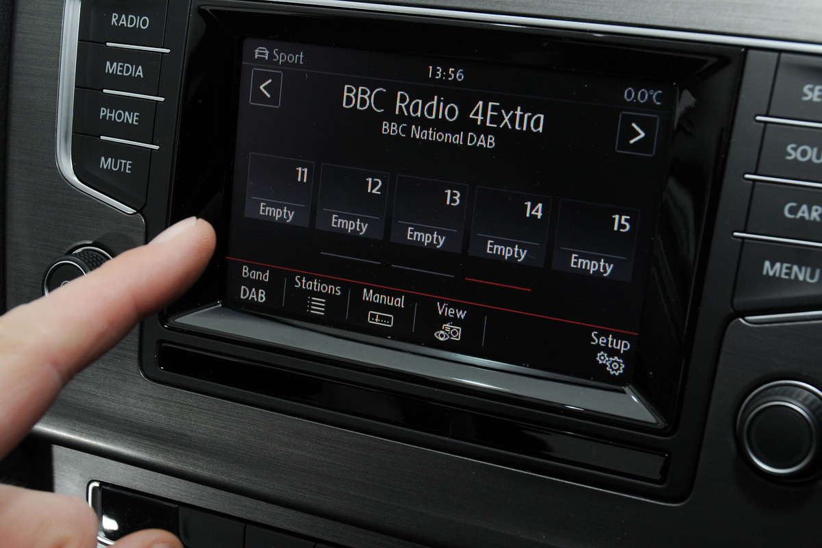 Volkswagen Golf centre console