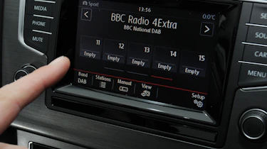 Volkswagen Golf centre console