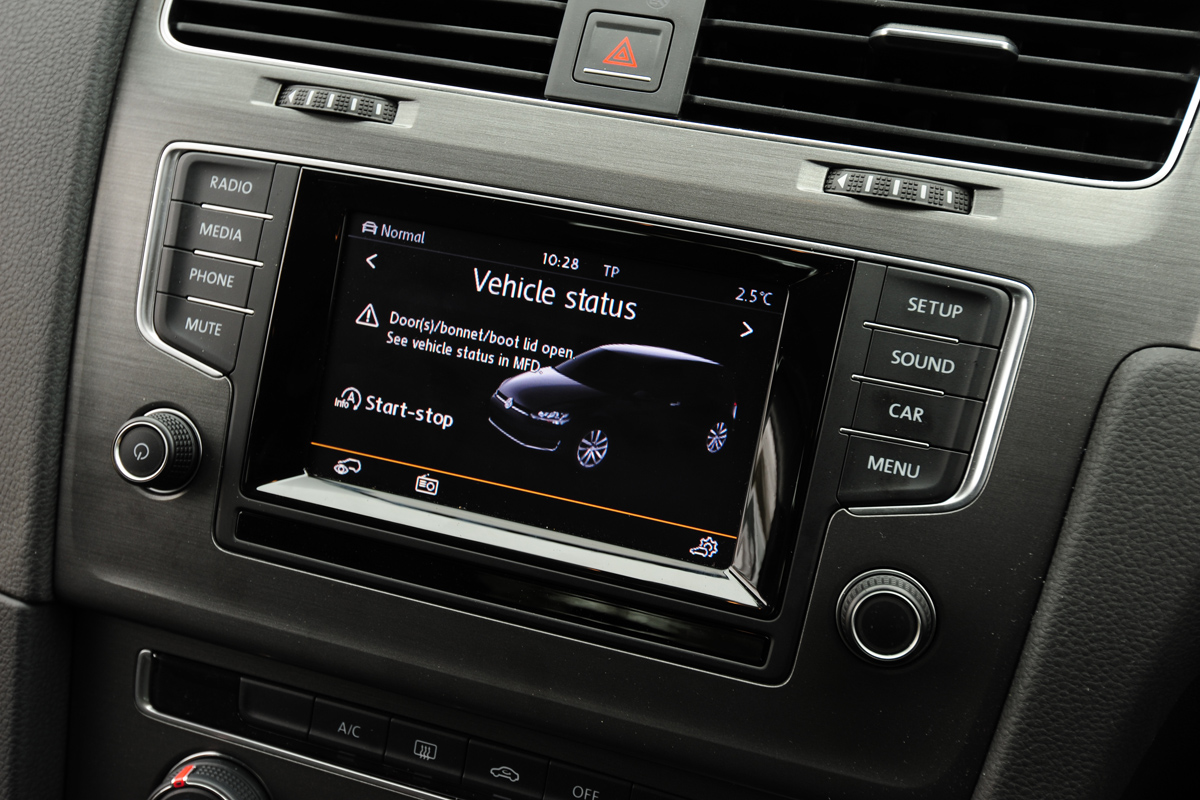 VW Golf 1.6 TDI SE display