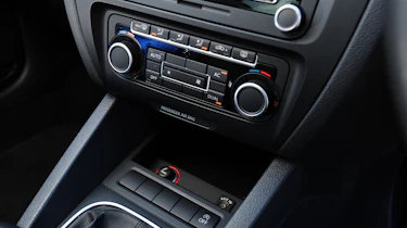 VW Jetta centre console